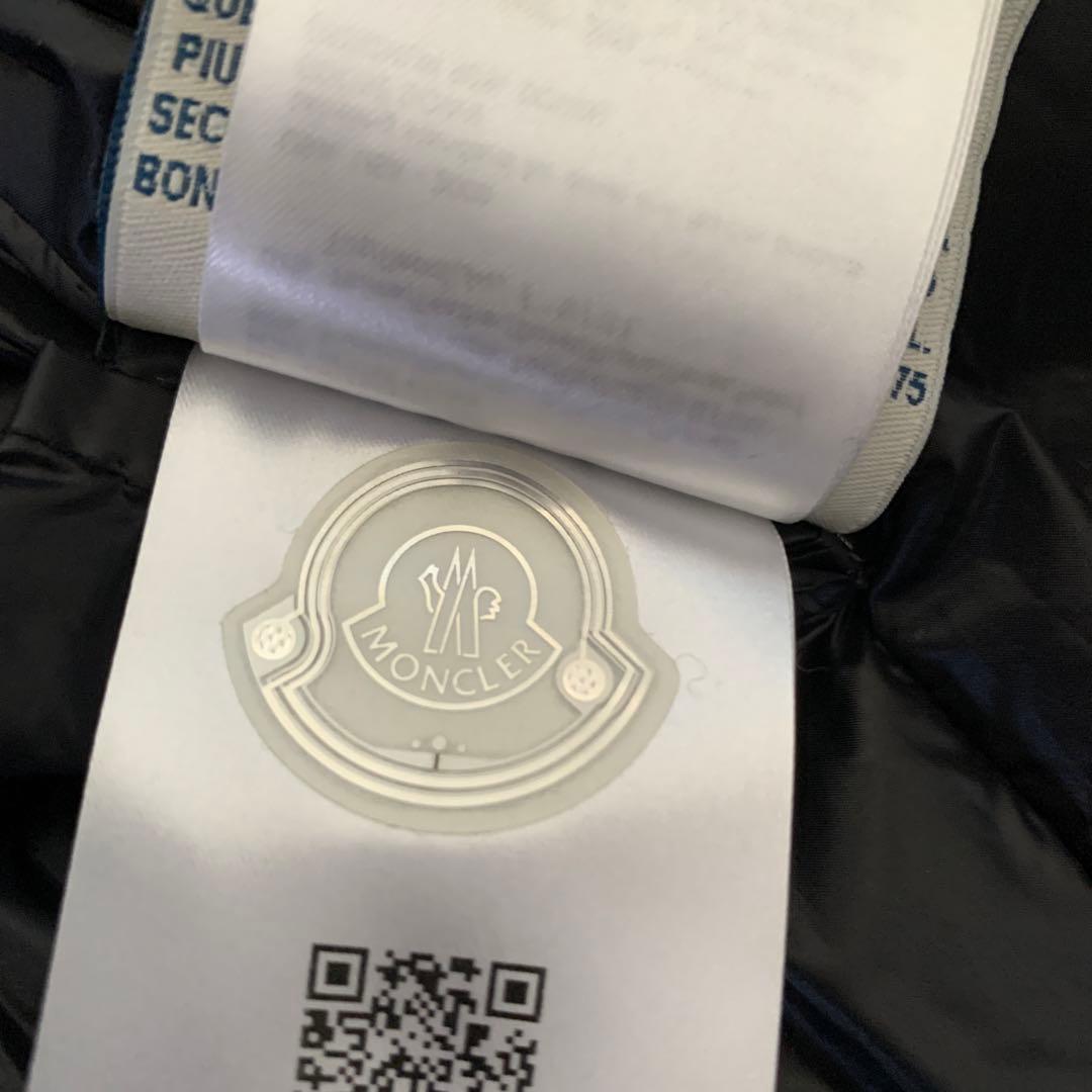 《美品》モンクレール　レディース　ダウンジャケット